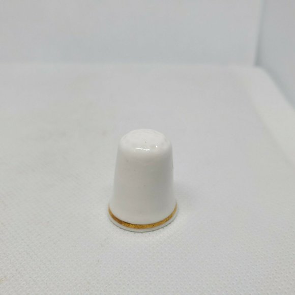 Schmid England Snow White Dopey 7 Dwarf Thimble - Picture 4 of 9